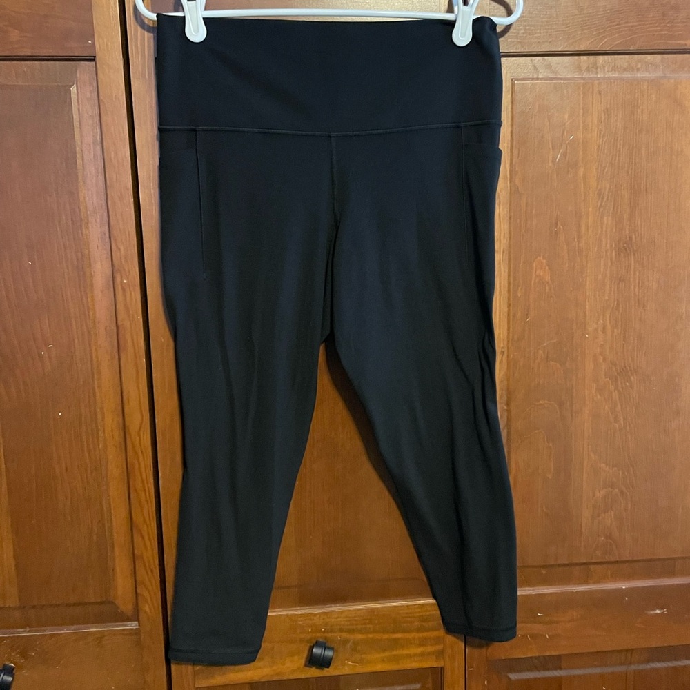 Athleta Salutation Stash 7/8 Tight - Black